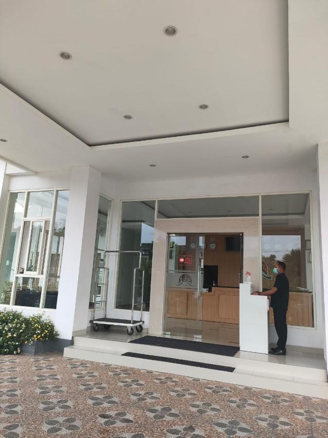Naka Hotel Kupang Kupang  Exterior photo