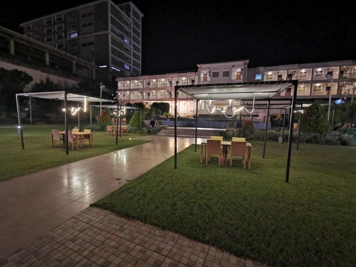Naka Hotel Kupang Kupang  Exterior photo