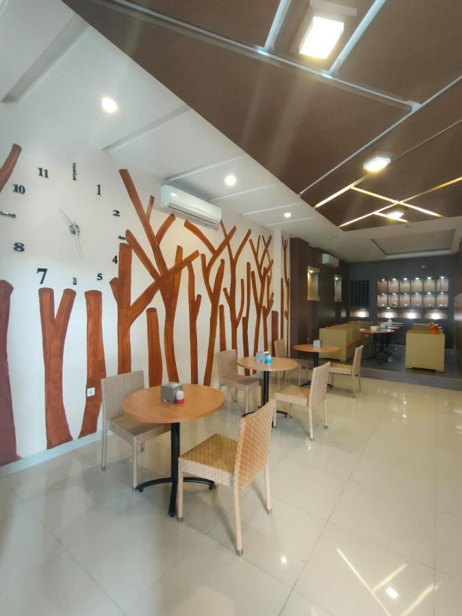 Naka Hotel Kupang Kupang  Exterior photo
